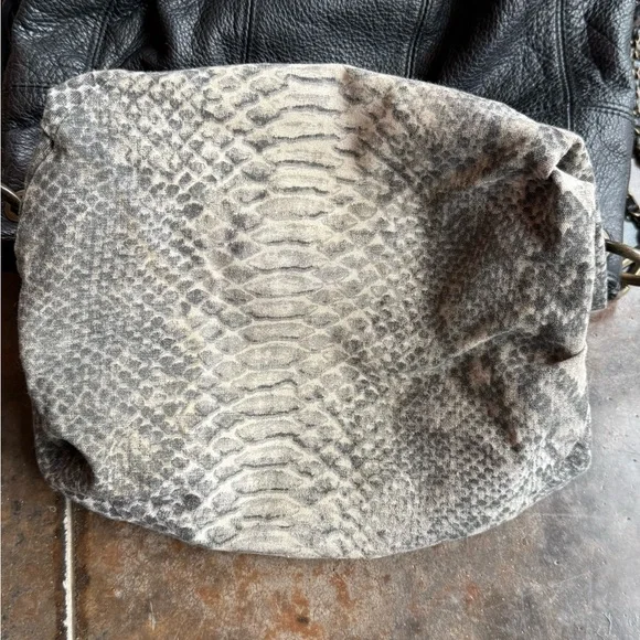 Rare vintage black pebbled leather and suede Liebeskind Berlin bag. Crossbody - Picture 15 of 16